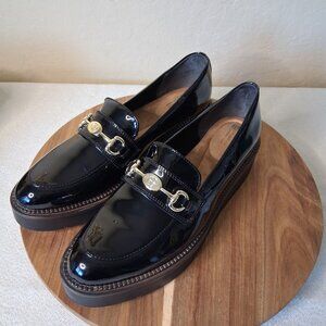 Gianni Bernini, Maya Black patent Leather Lovers. Small buckle hardware. Size 11